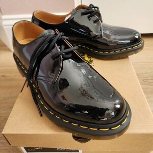 Dr. Martens women's patent leather Oxfords Black US size 9